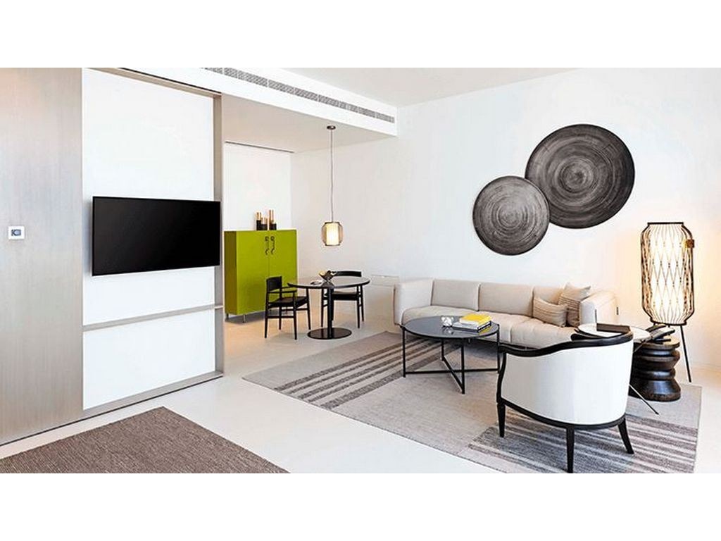 rooms-deluxe-suite-with-private-garden