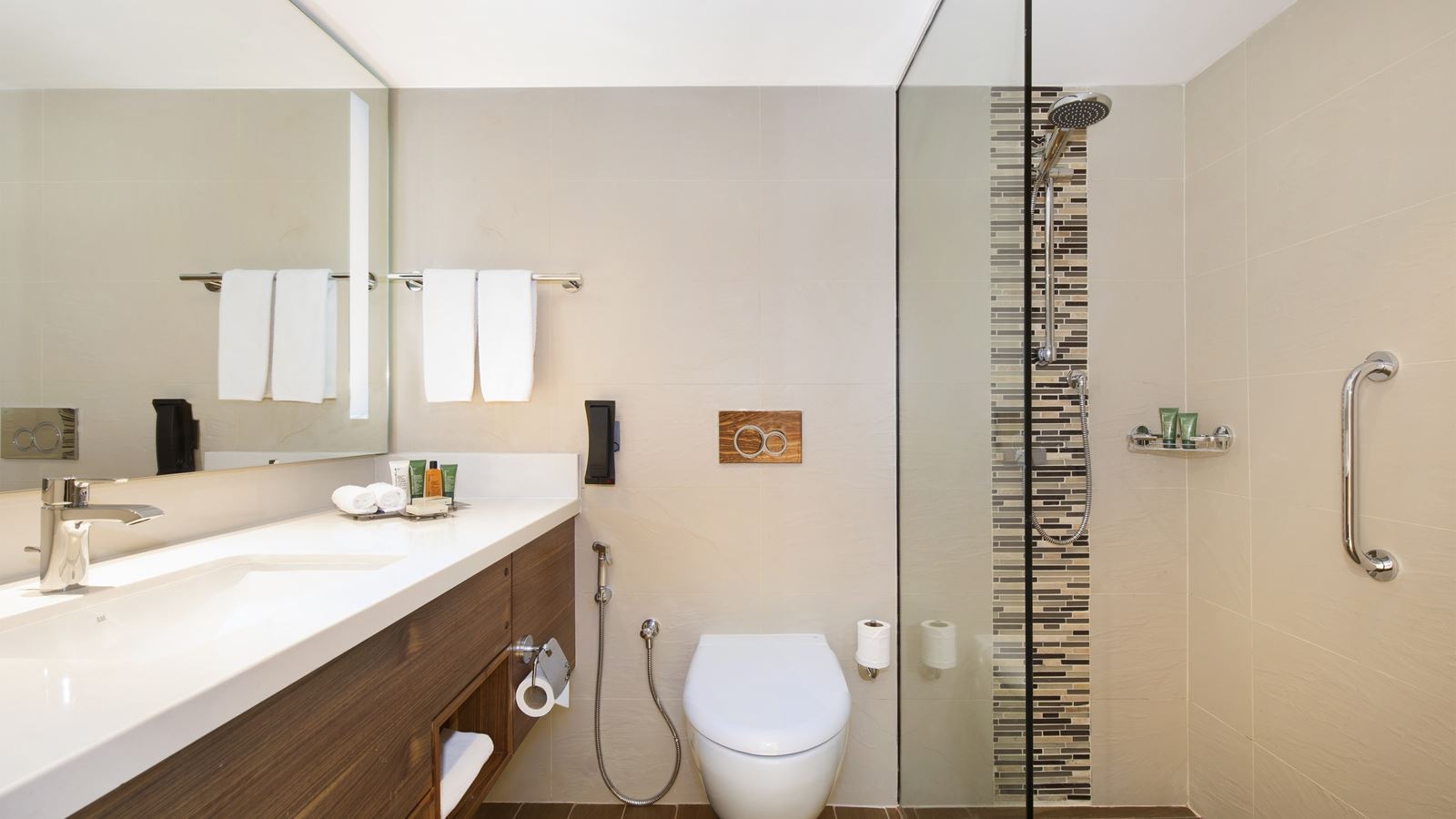 rooms-guest-room-king