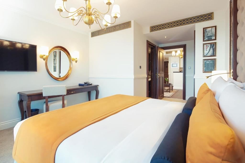 rooms-premium-1-bedroom-apartment-city-view-or-partial-sea-view