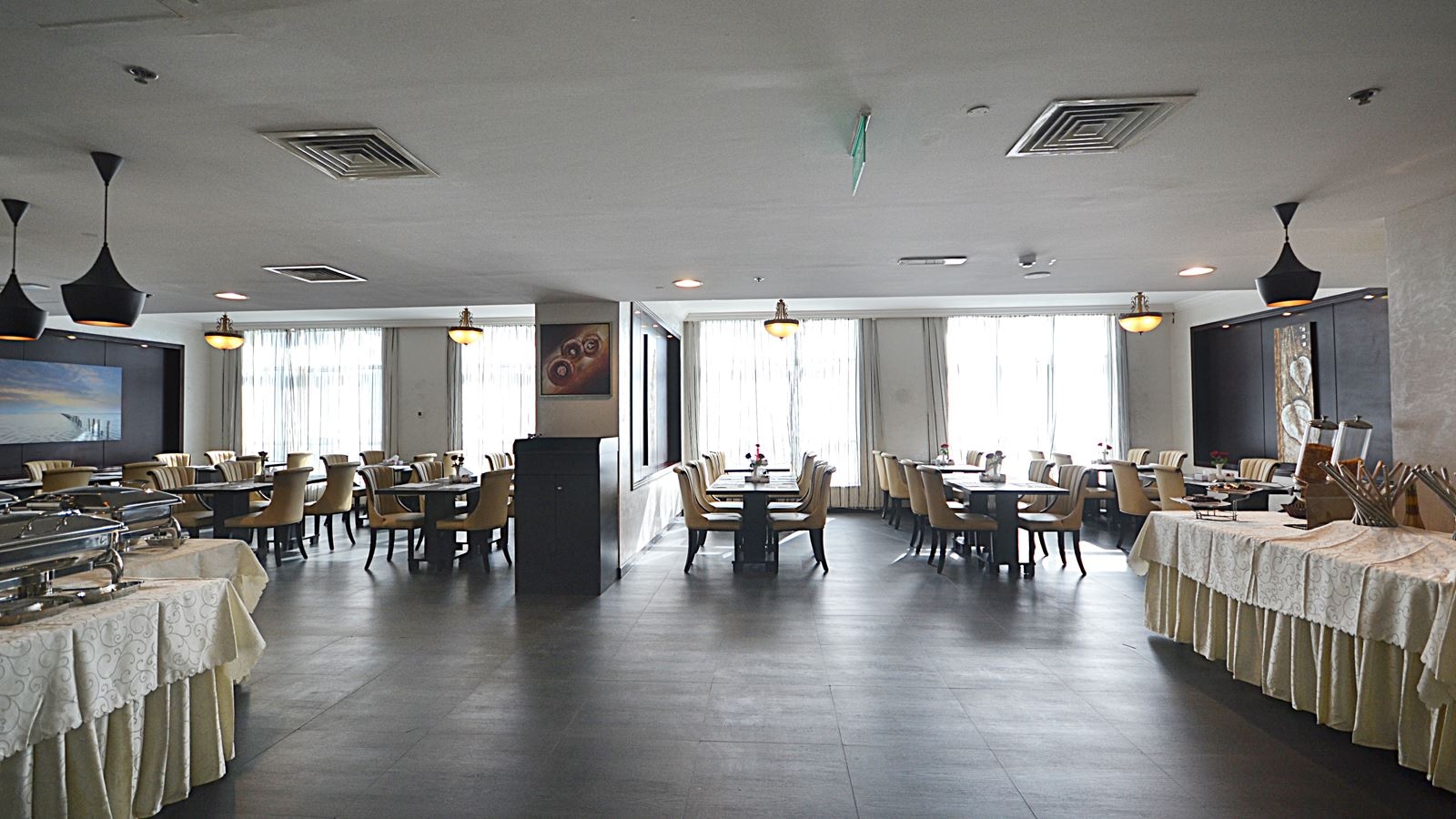 restaurants-lagoon-restaurant