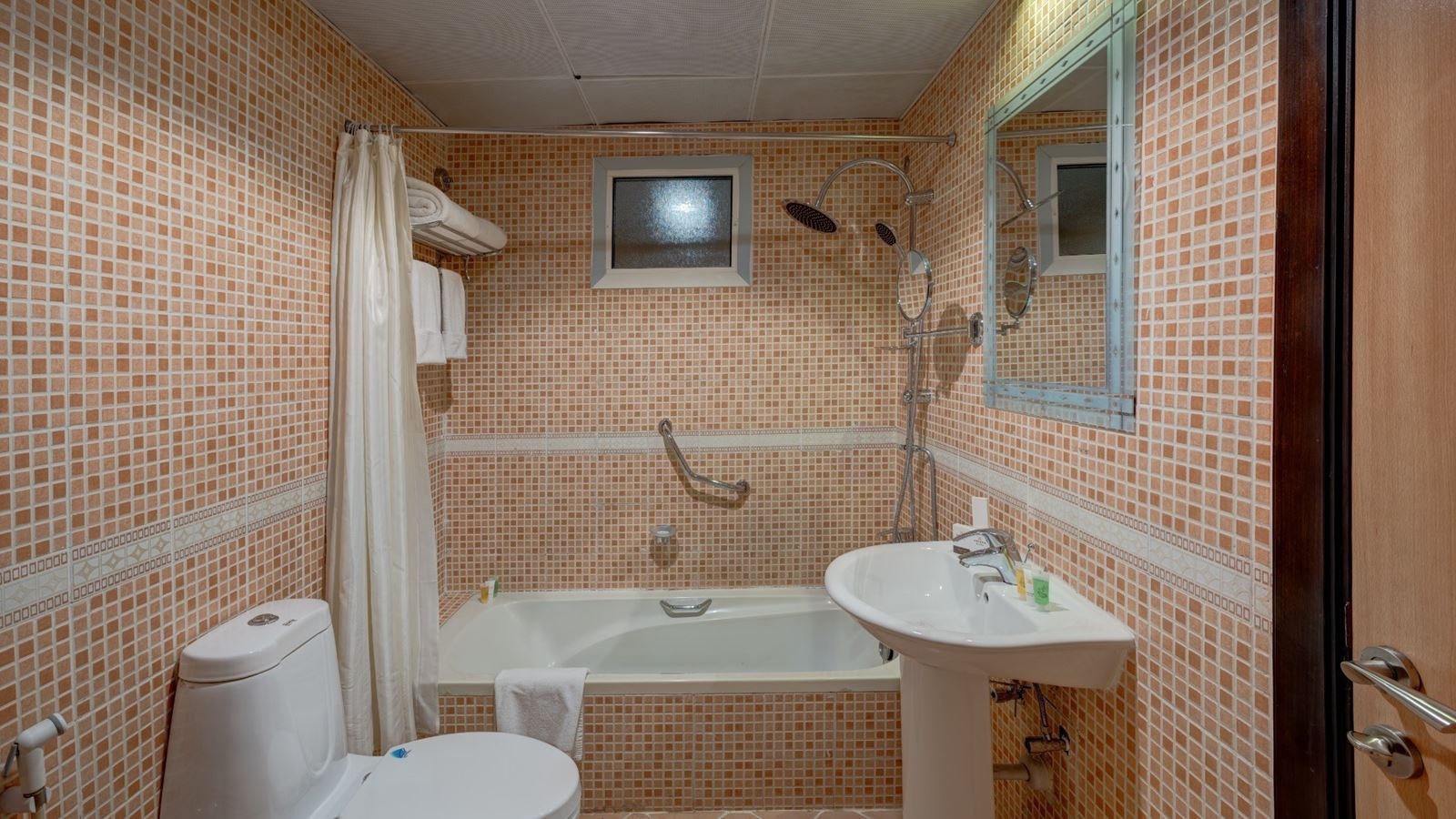 rooms-one-bed-room-suite