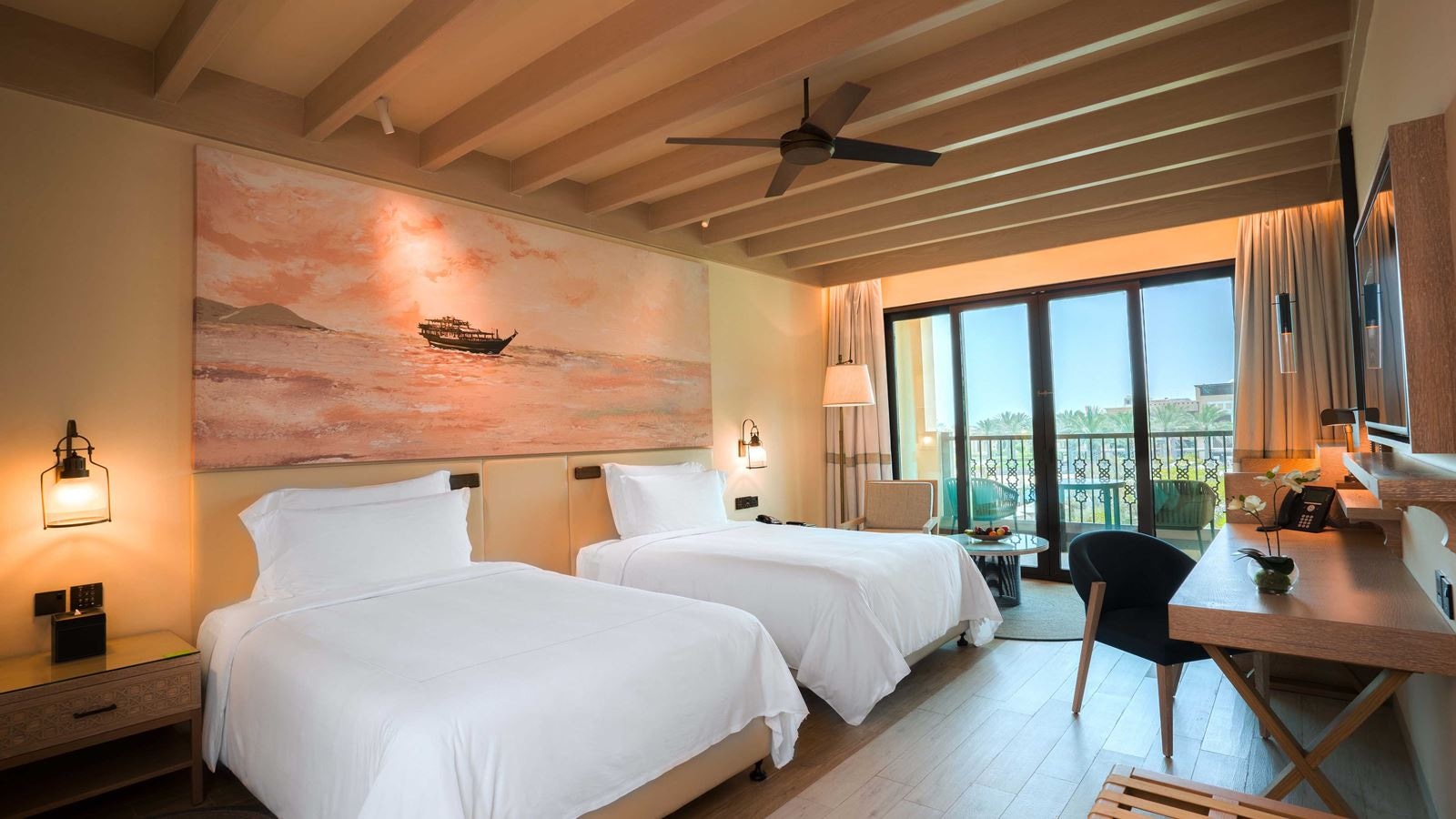 rooms-guest-room-with-balcony