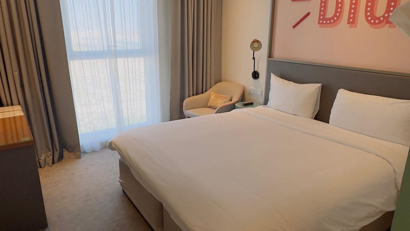 rooms-family-room-interconnecting-room