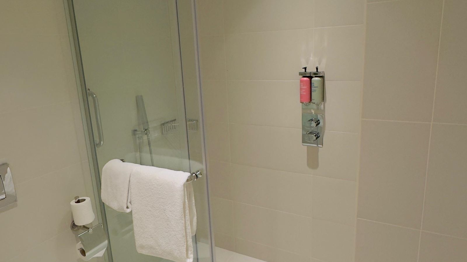 rooms-family-room-interconnecting-room