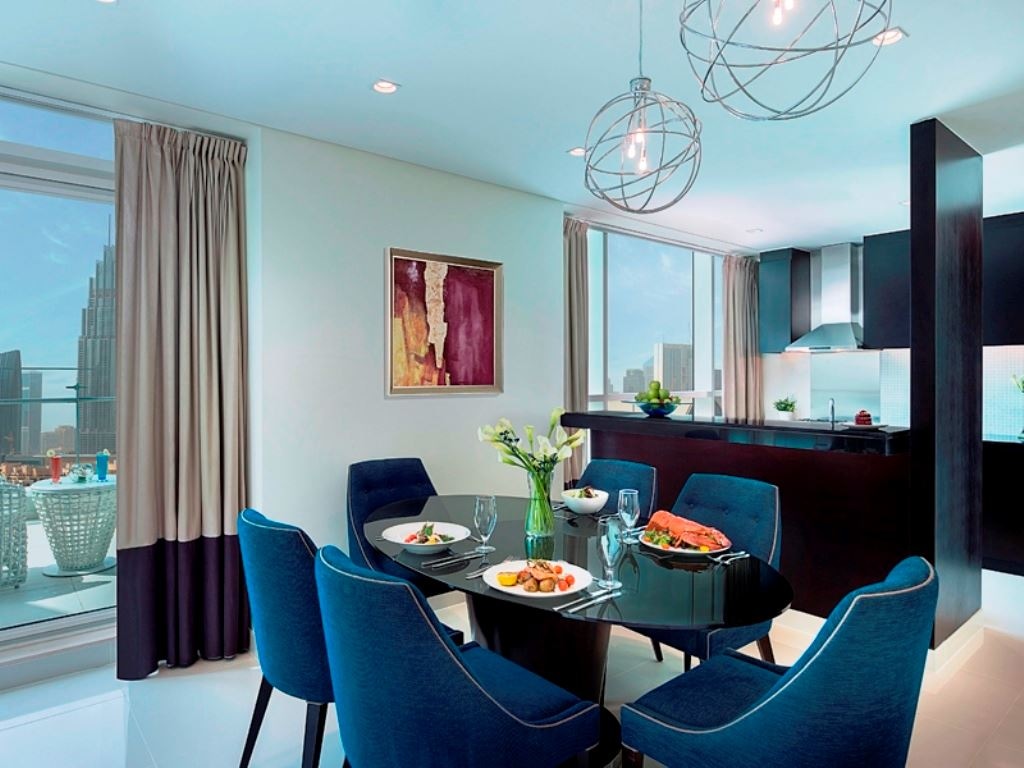 rooms-three-bedroom-suite-downtown-view