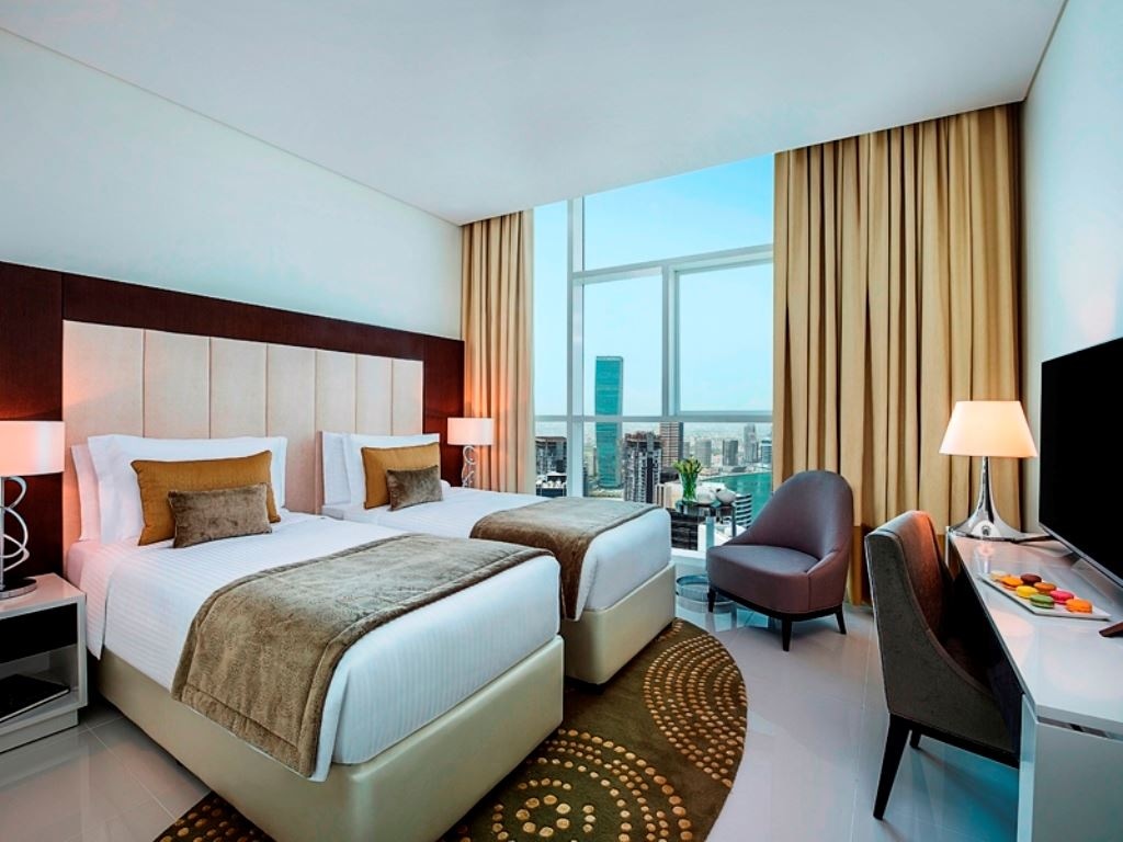 rooms-three-bedroom-suite-downtown-view