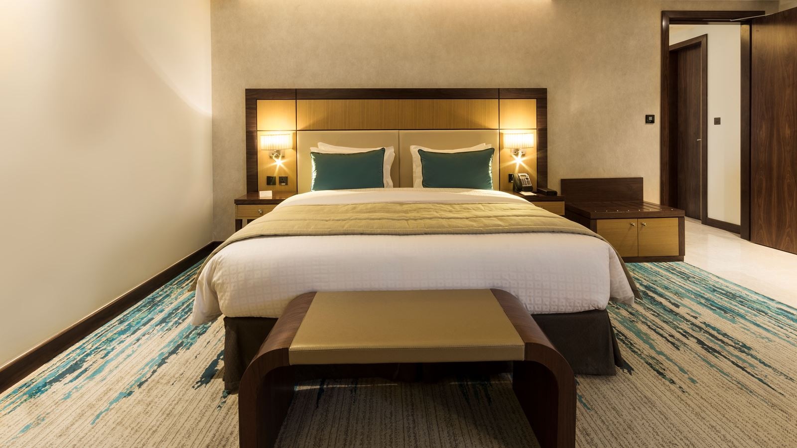 rooms-executive-suite-room