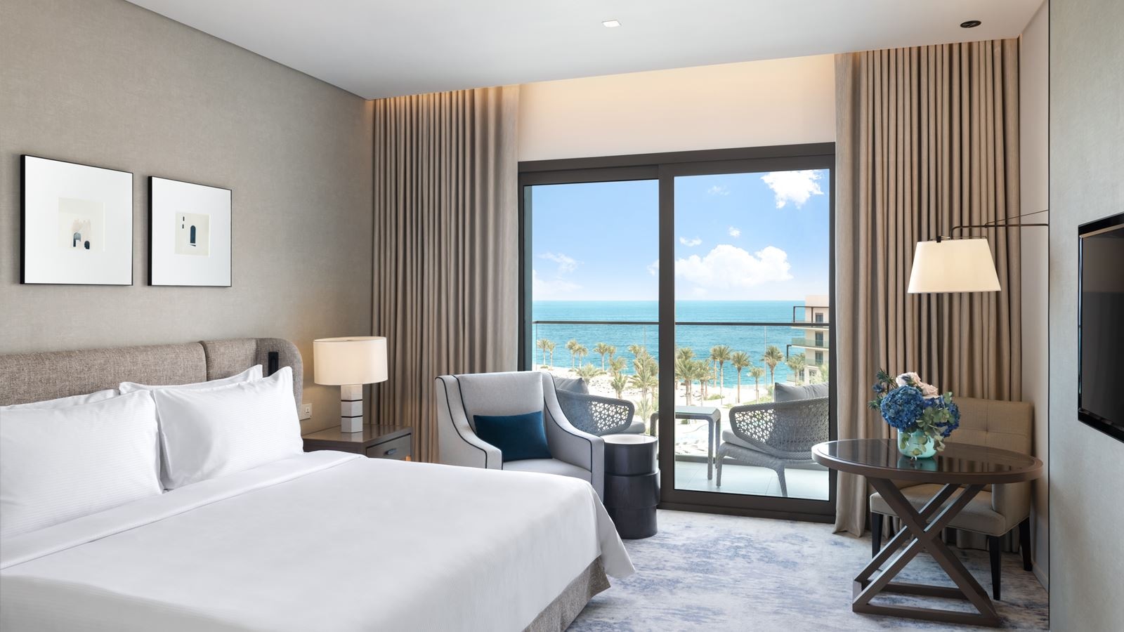 rooms-deluxe-room-ocean-view