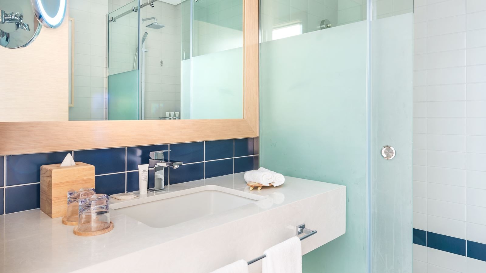 rooms-one-bedroom-suite-sea-view