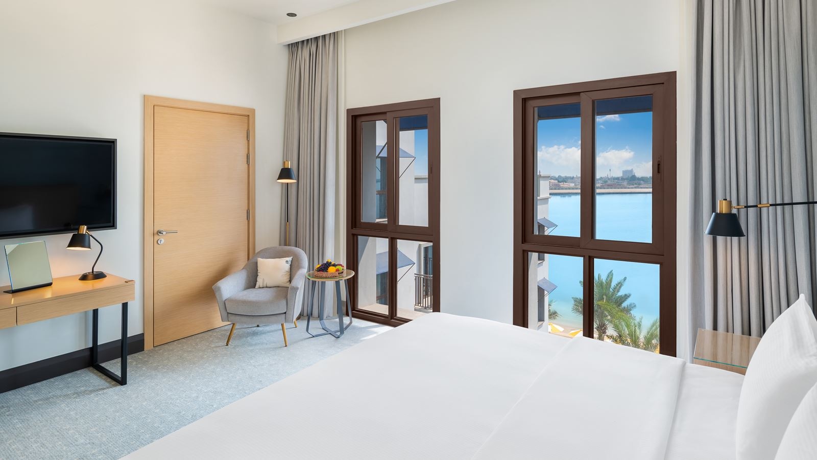 rooms-deluxe-room-sea-view