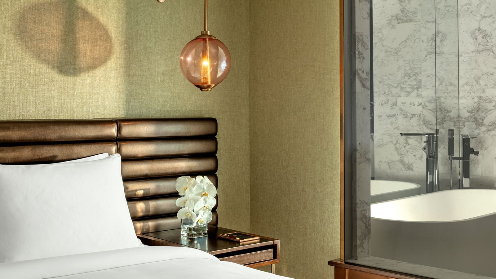 rooms-premiere-suite-with-panoramic-view