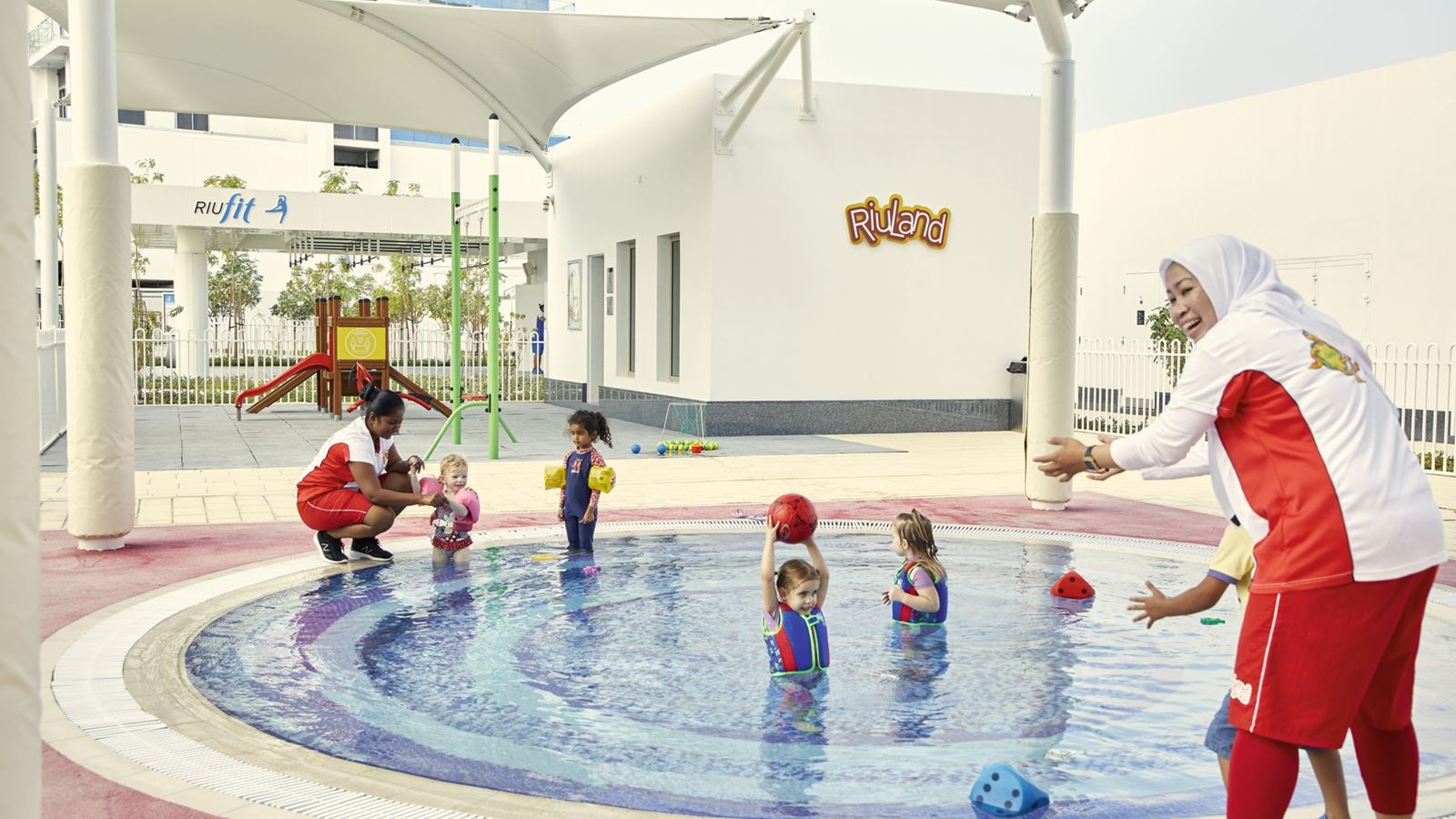 pools-outdoor-childrens-pool