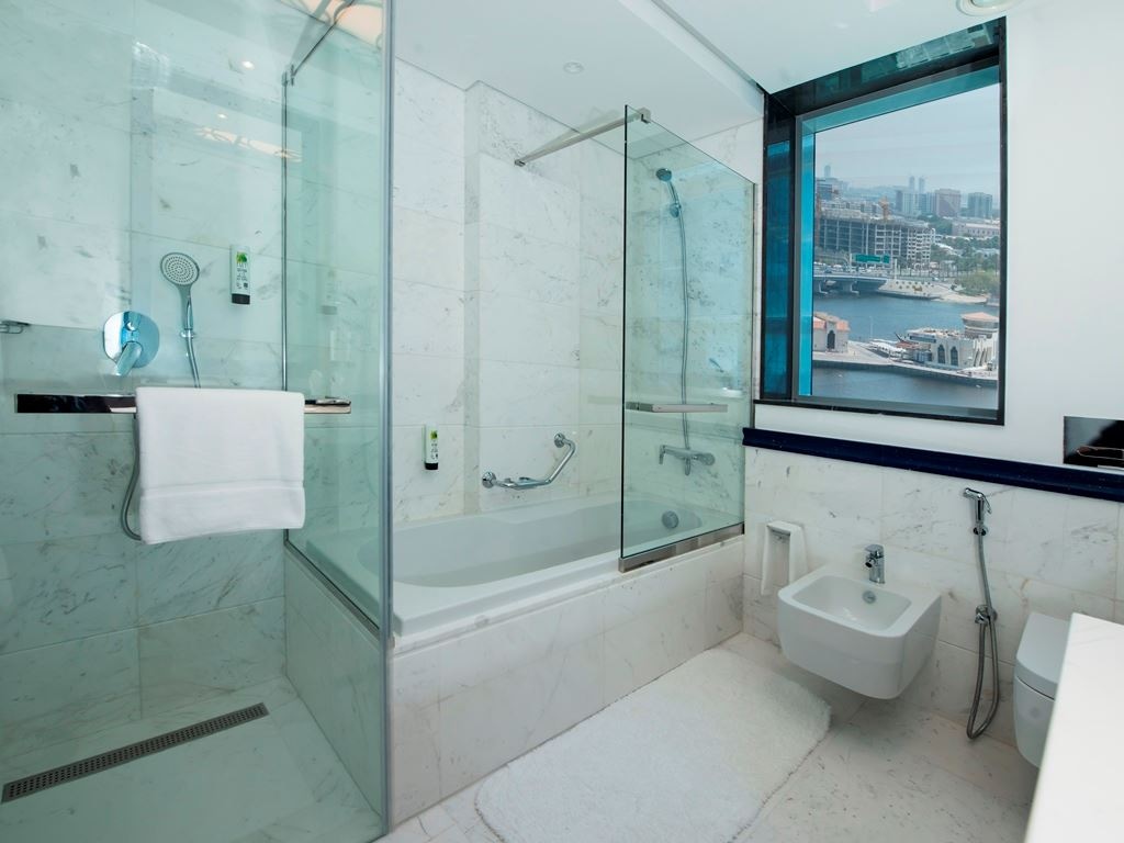 rooms-two-bedroom-suite-creek-view