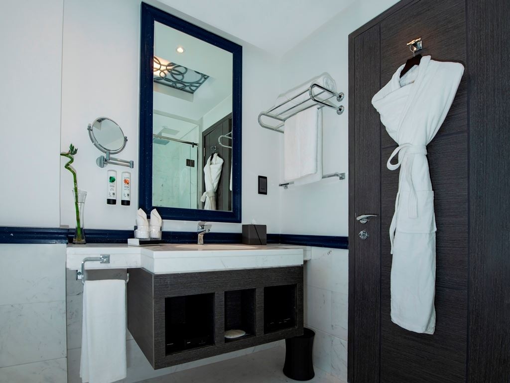 rooms-two-bedroom-suite-city-view