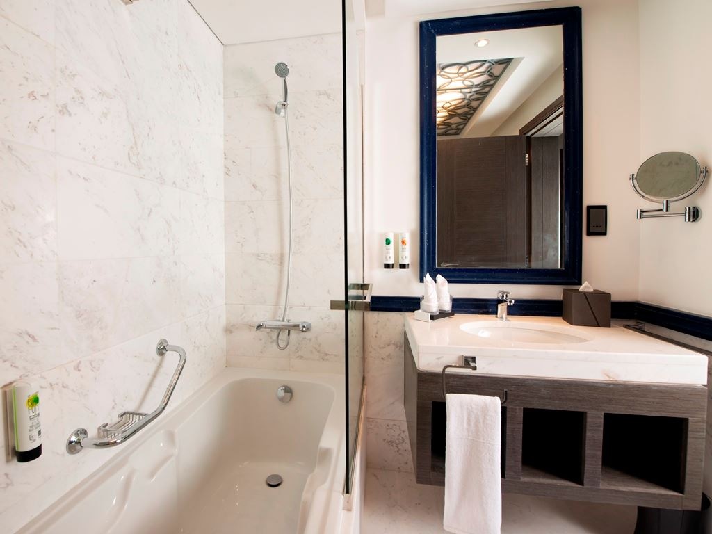 rooms-two-bedroom-suite-creek-view