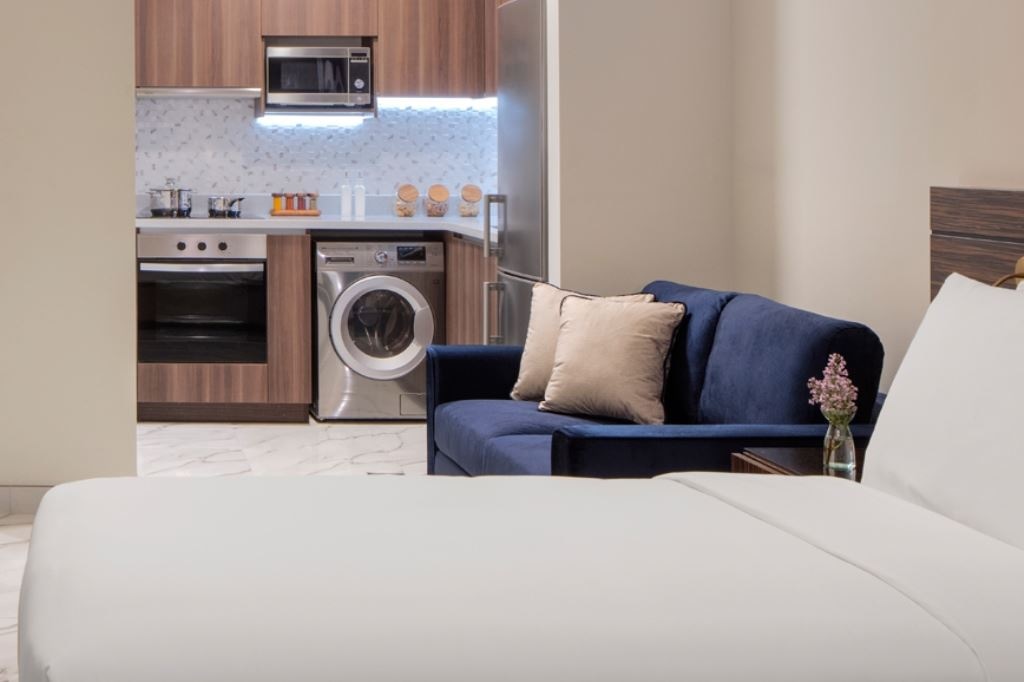 rooms-studio-city-view-with-balcony