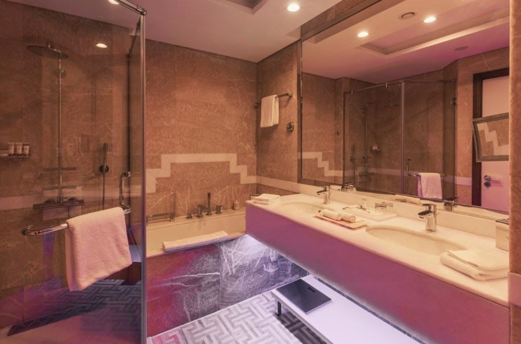 rooms-deluxe-suite-marina-view