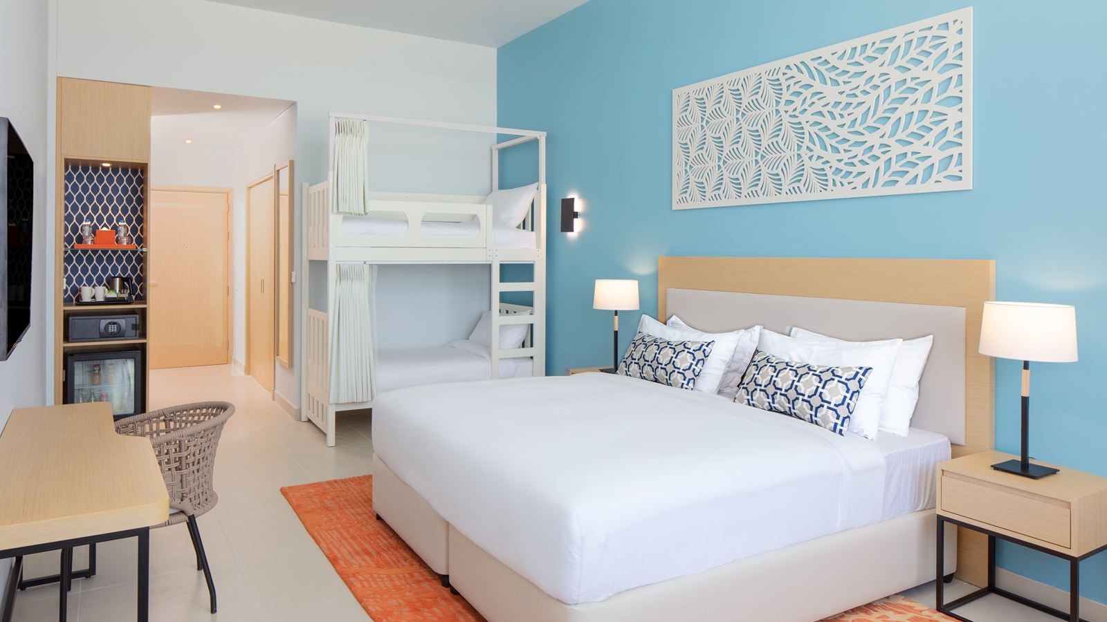 rooms-mirage-superior-room-sea-view-w-bunk-beds