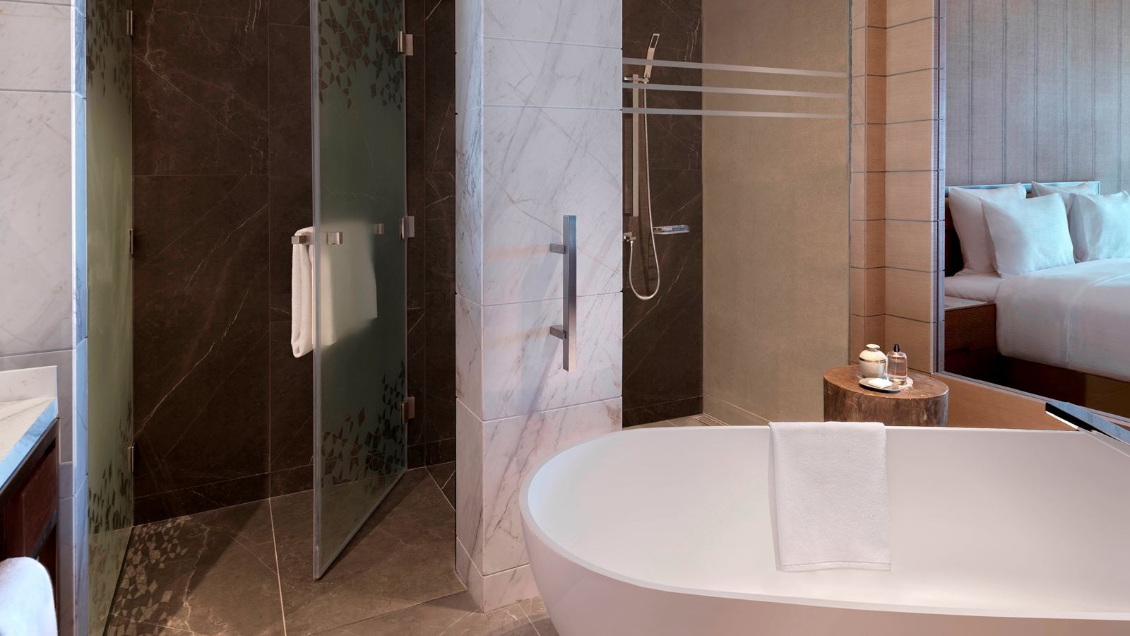 rooms-infinity-ocean-view-club-room