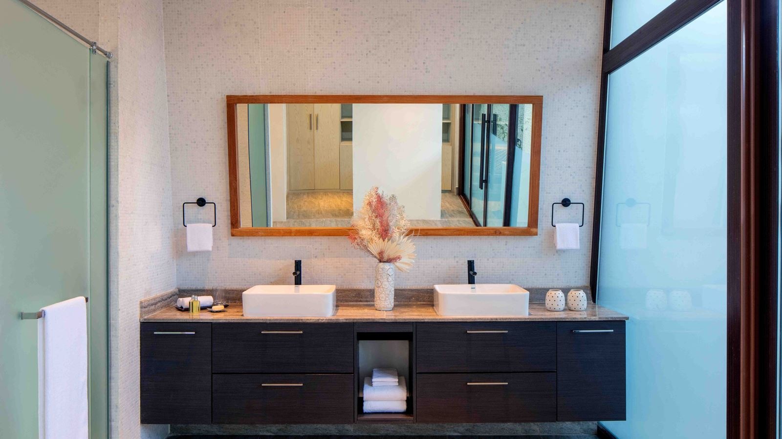 rooms-junior-beach--pool-suite