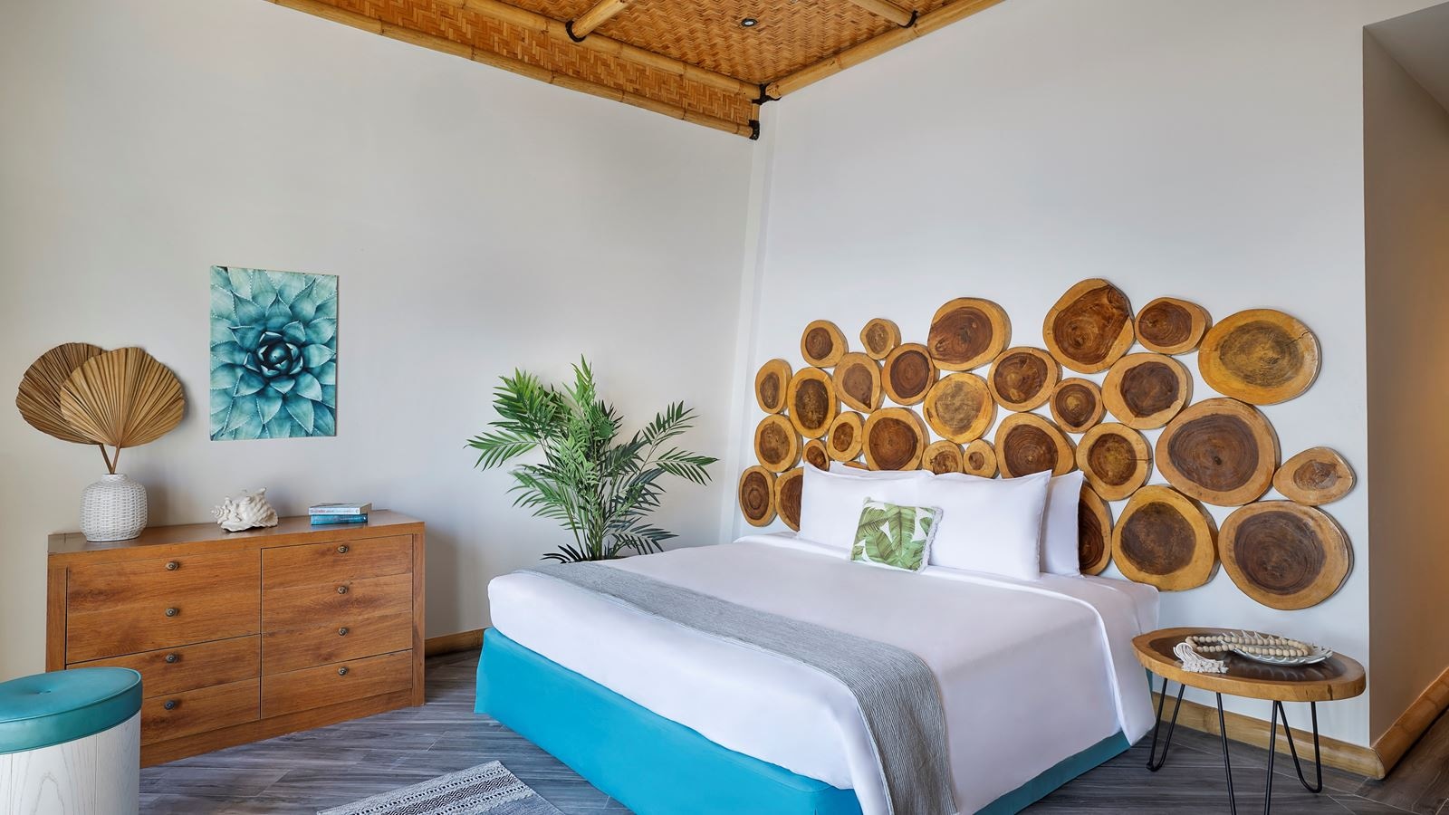 rooms-four-bedroom--beach-pool-villa