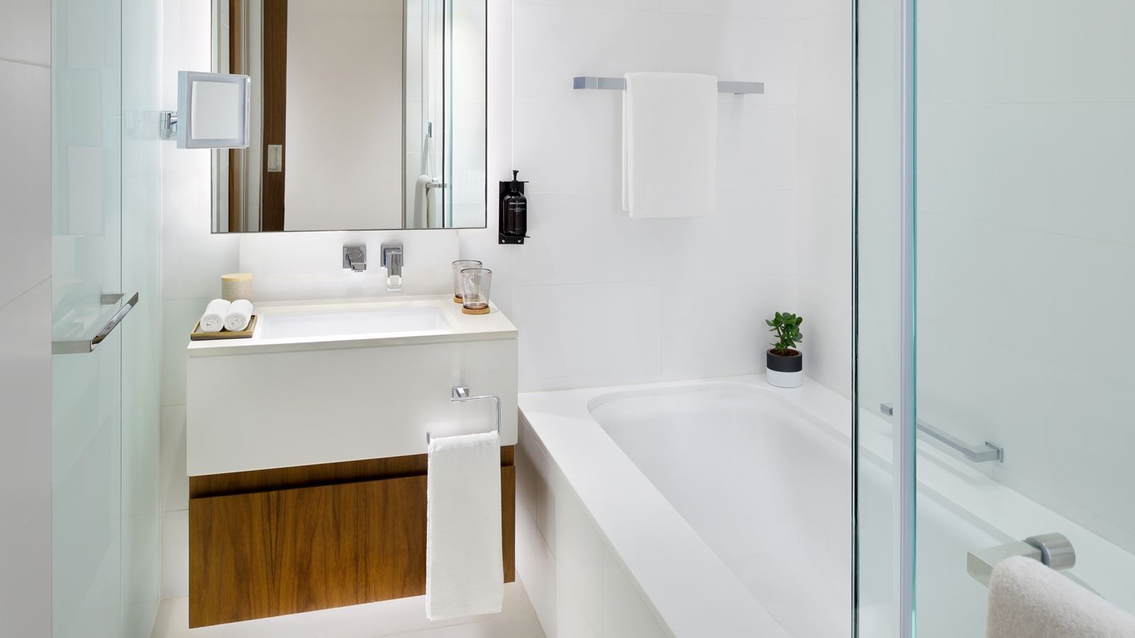 rooms-deluxe-golf-view-room