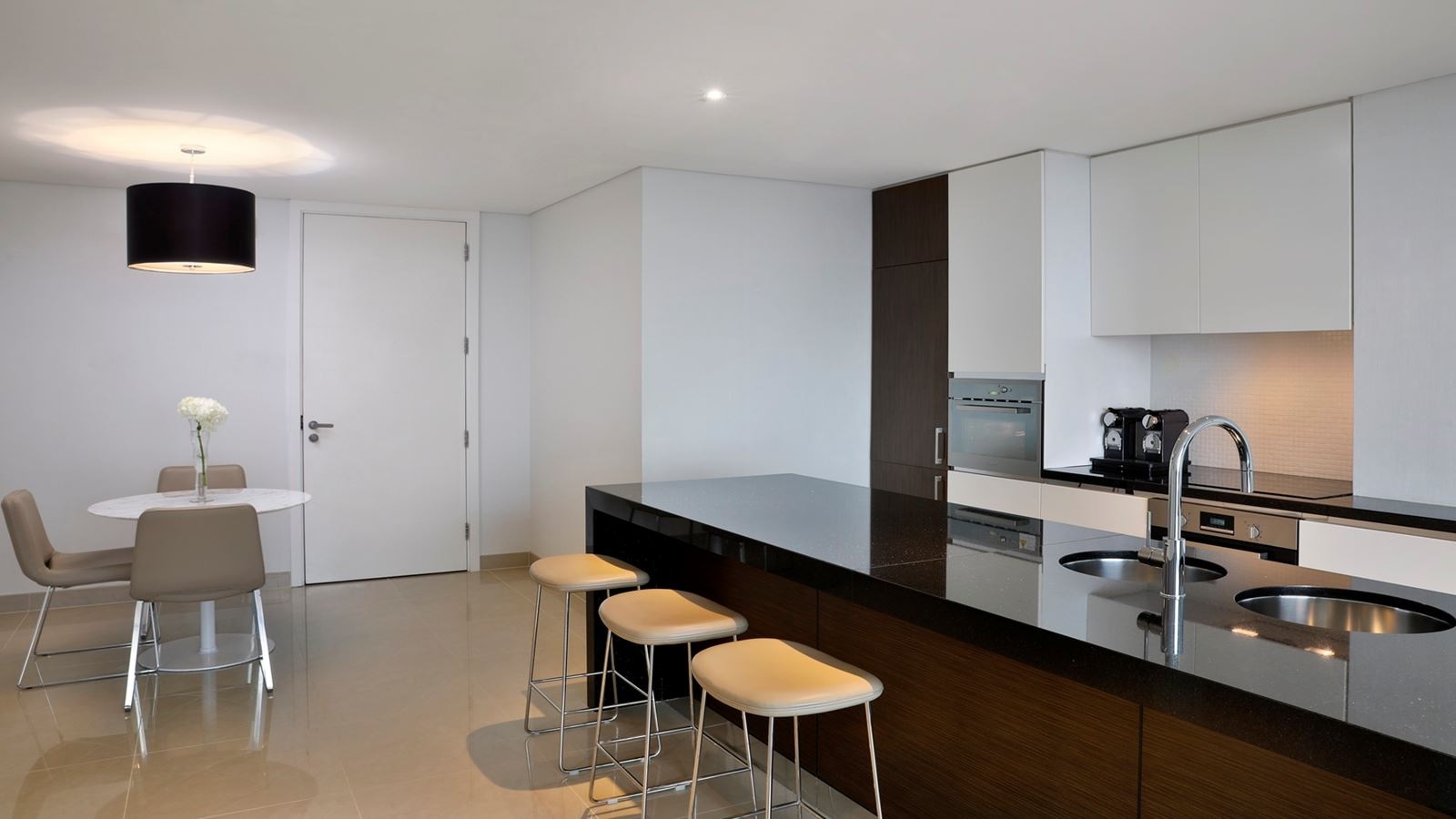 rooms-one-bedroom-apartment--with-sea-view