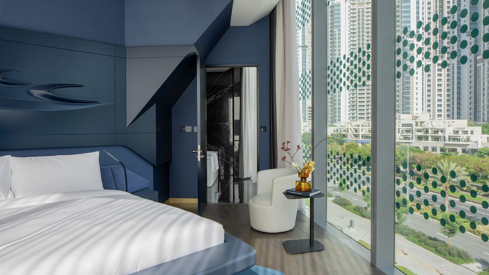 rooms-ultimate-me-+-suite-with-burj-khalifa-view-and-jacuzzi
