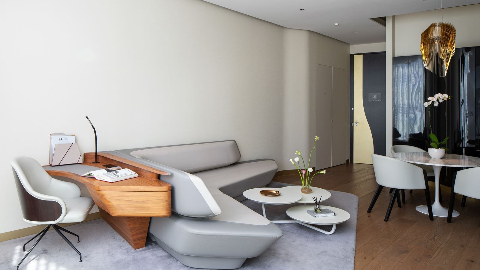 rooms-beyond-me-+-suite-with-burj-khalifa-view-and-jacuzzi