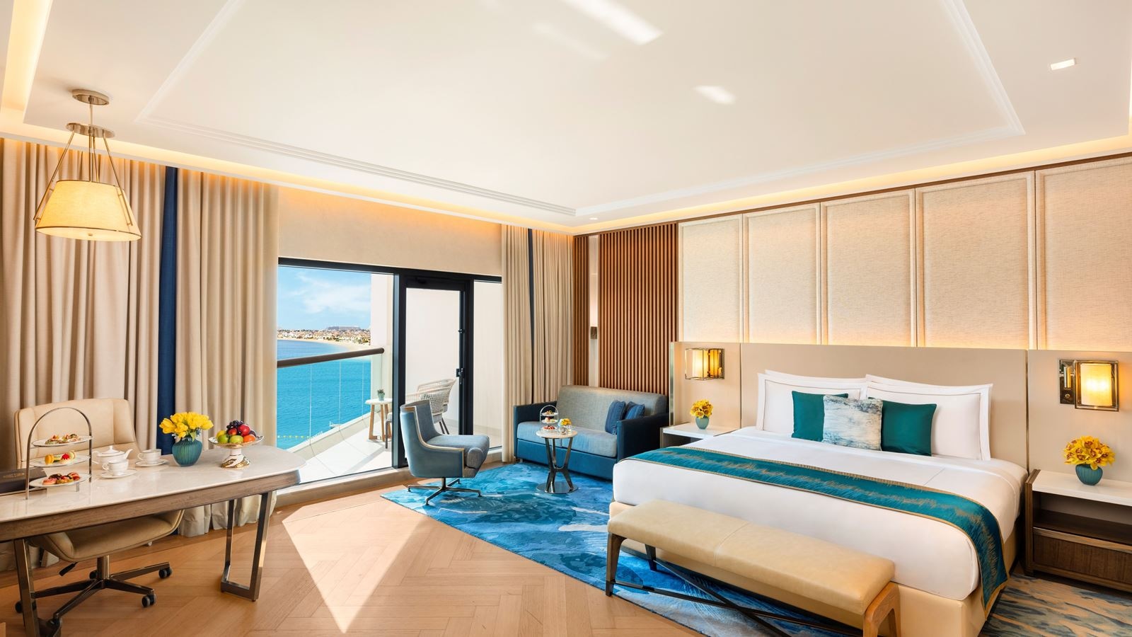 rooms-luxury-family-palm-sea-view-room