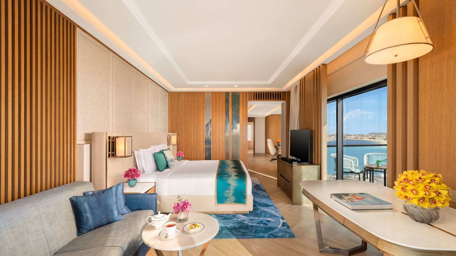 rooms-grand-luxury-suite-sea-view-with-open-jacuzzi