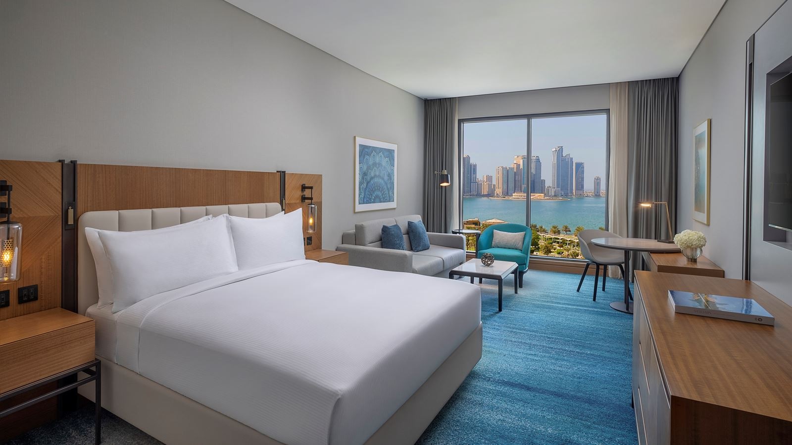 rooms-king-deluxe-room-w-sofa-bed-waterfront-view