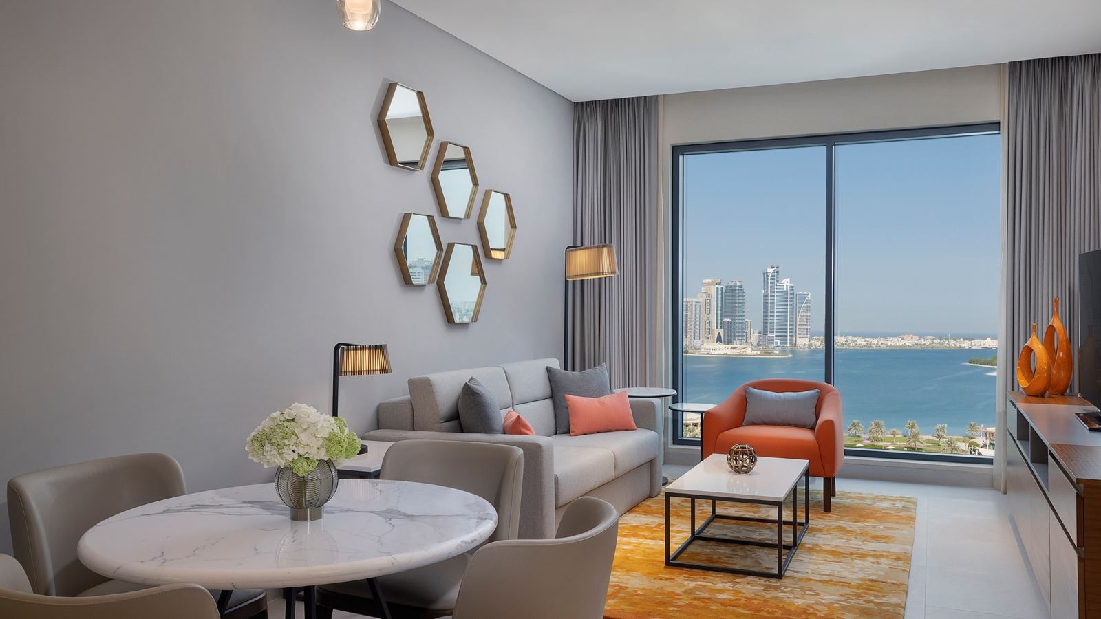 rooms-king-one-bedroom-apartment-waterfront-view