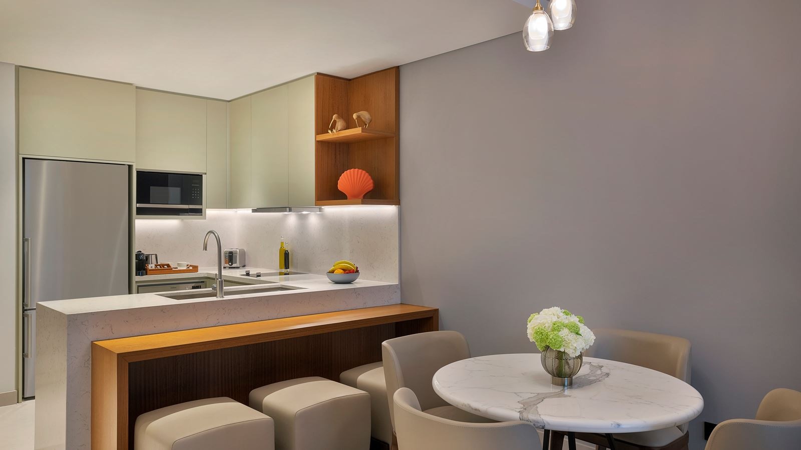 rooms-king-one-bedroom-apartment-waterfront-view