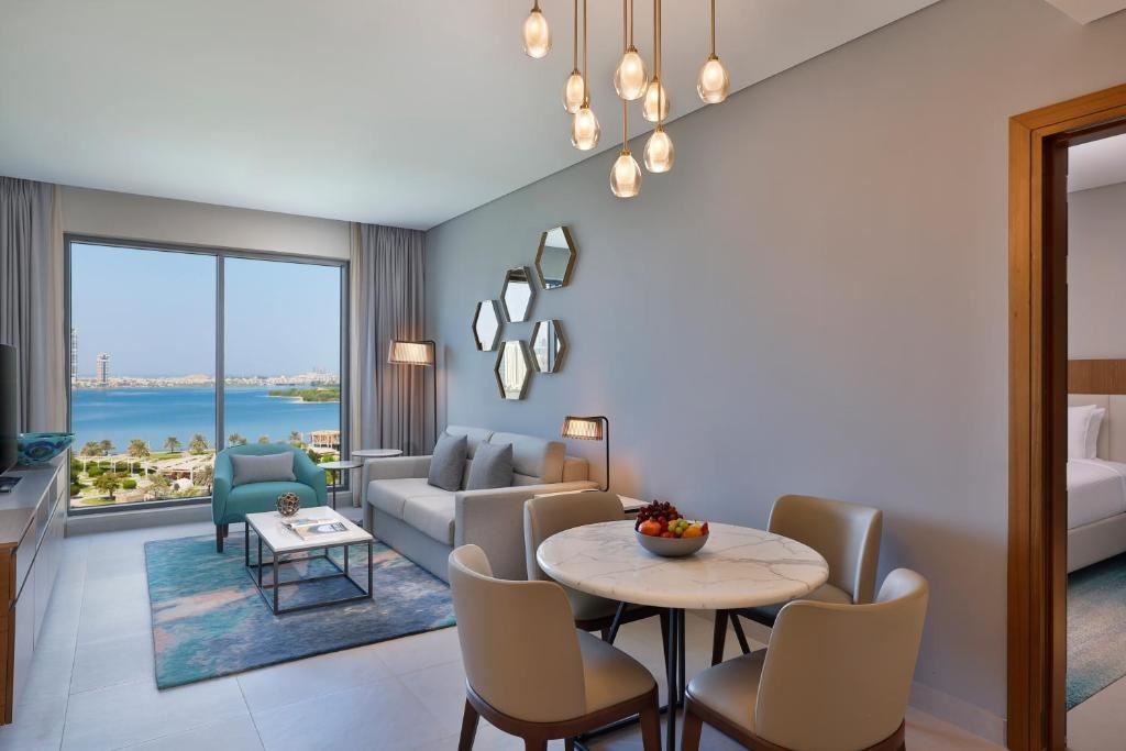 rooms-family-connecting-two-bedroom-apartment-kingtwin