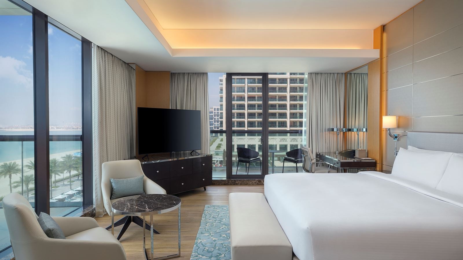 rooms-one-bedroom-suite-with-sea-view-king