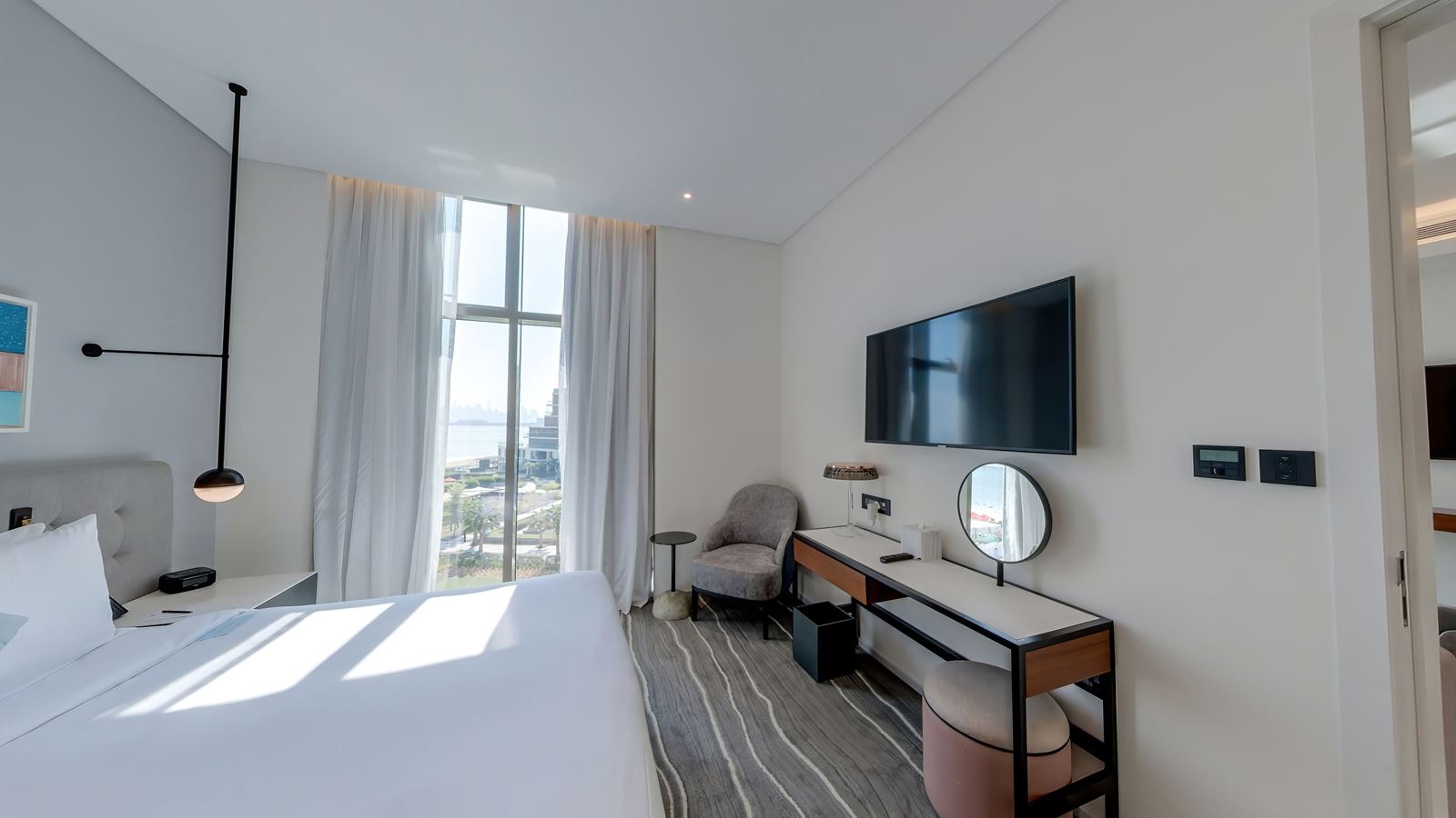 rooms-one-bedroom-suite-palm-sea-view