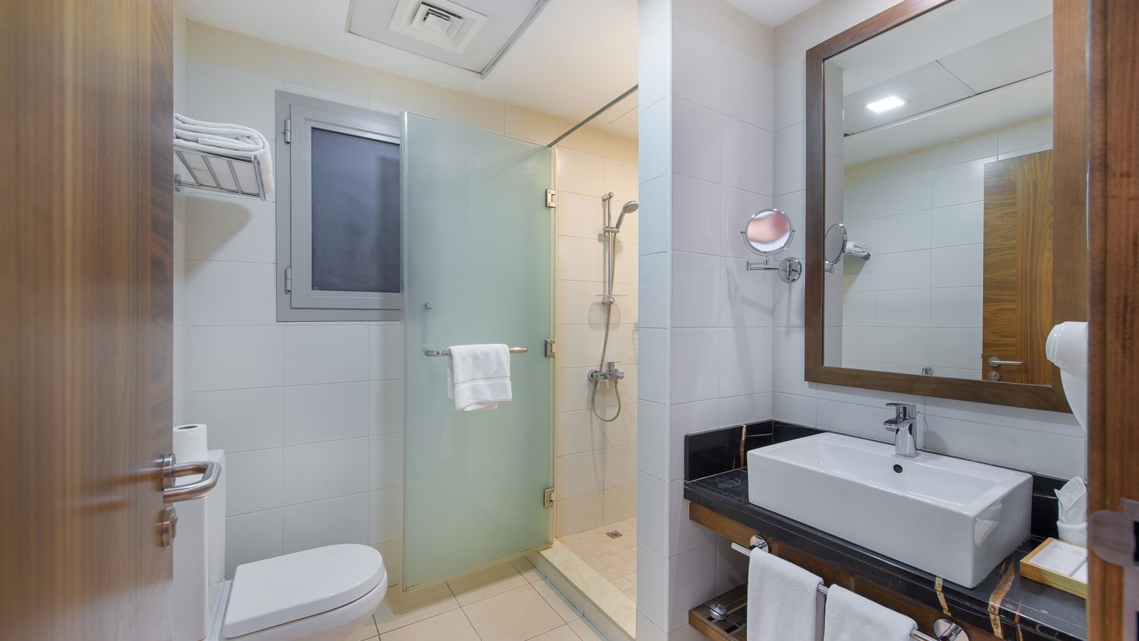 rooms-2-bedroom-suite