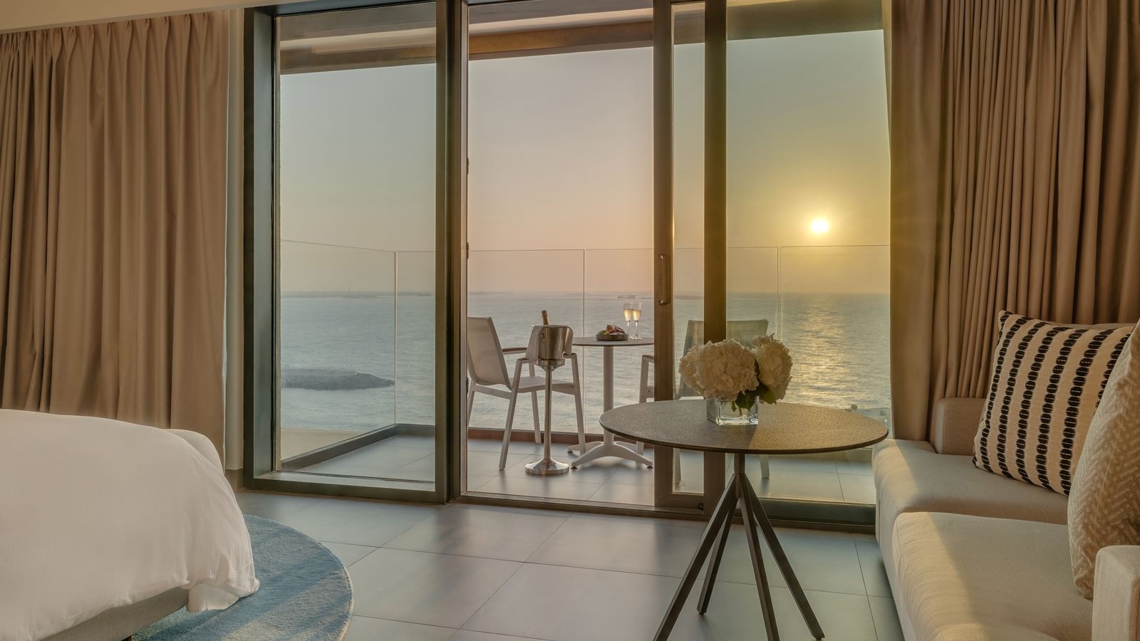 rooms-superior-island-sea-view-room