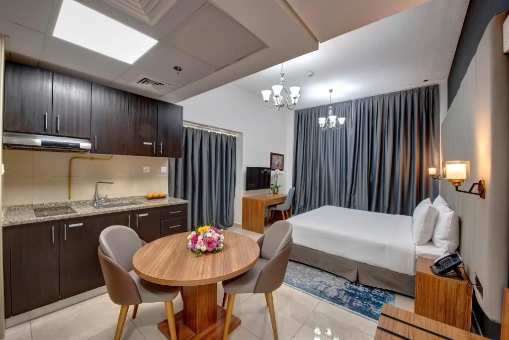 rooms-deluxe-studio-with-balcony