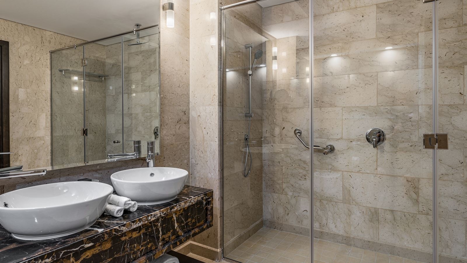 rooms-deluxe-studio-palm-view-apartment