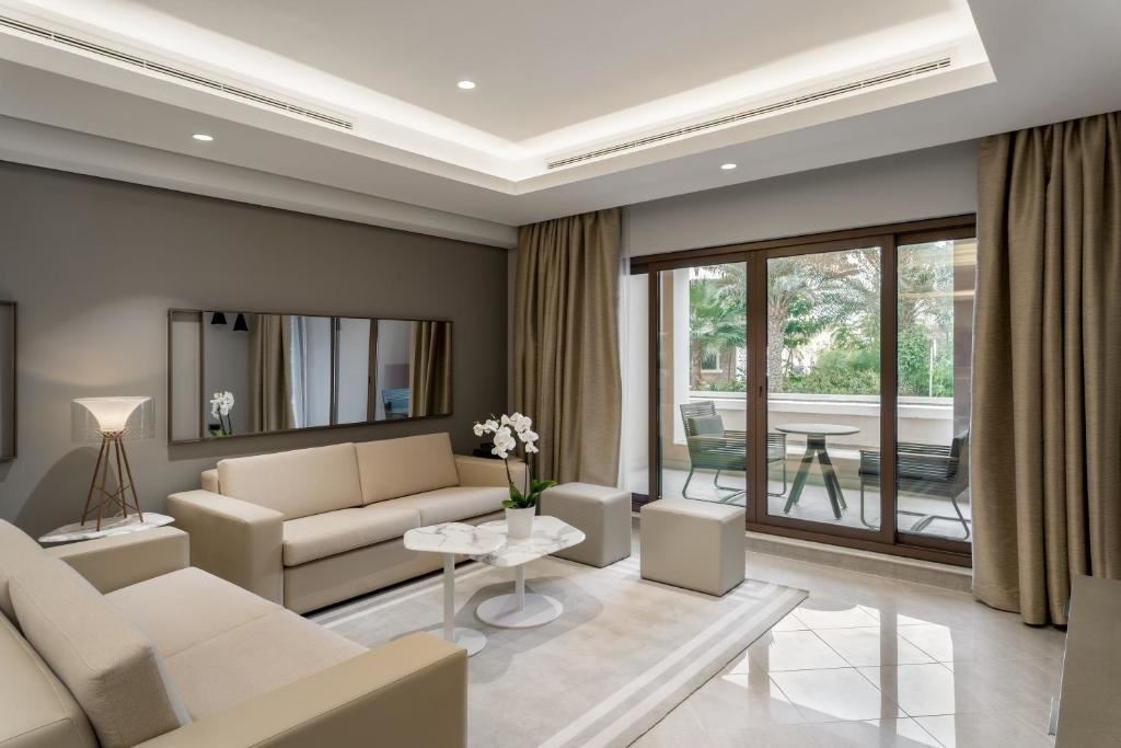 rooms-family-three-bedroom-apartment