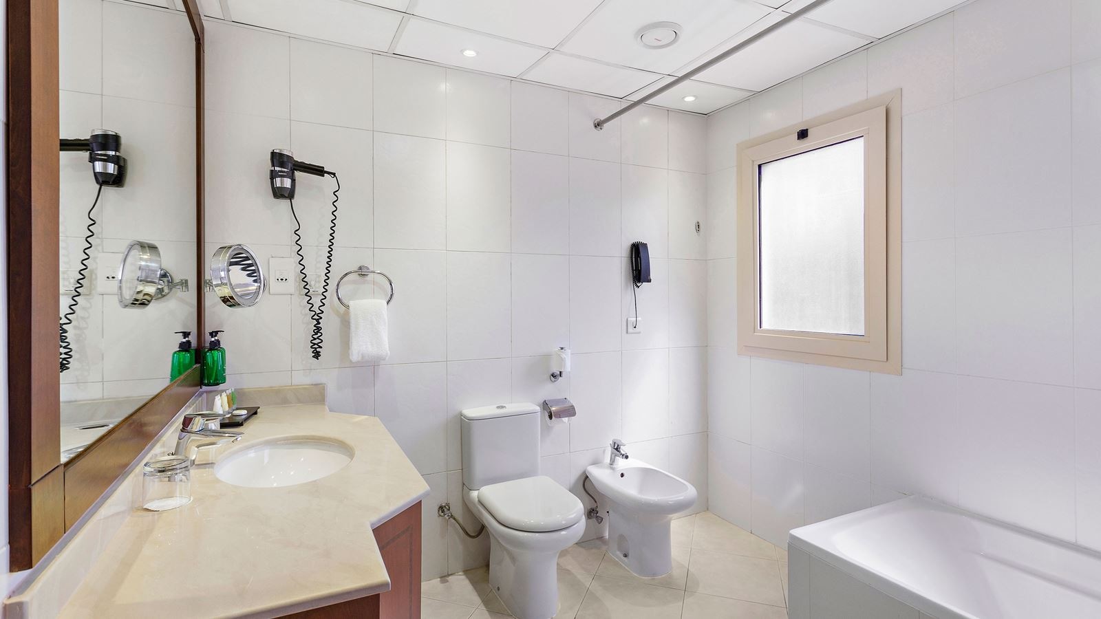 rooms-classic-room-with-balcony