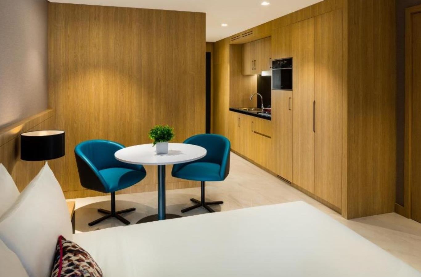 rooms-executive-suite-with-kitchen