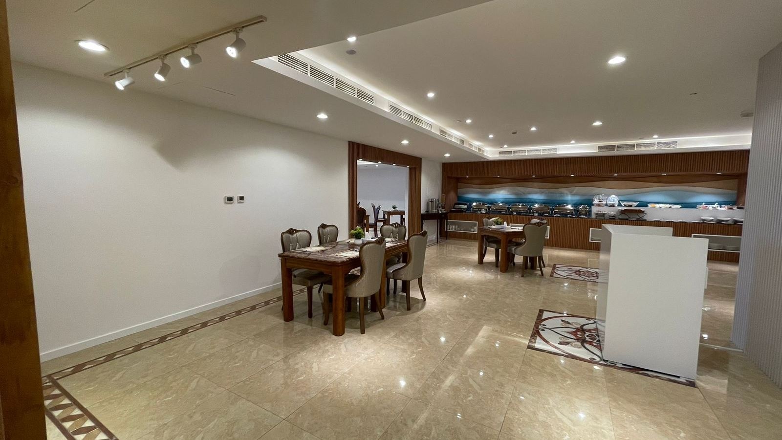 restaurants-le-royal-restaurant