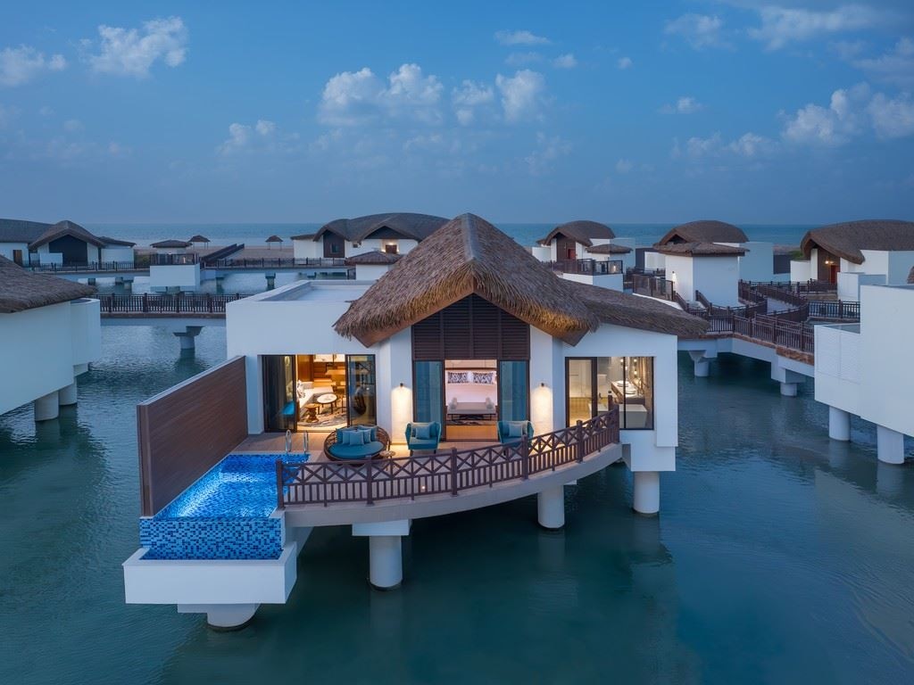 rooms-over-water-pool-villa