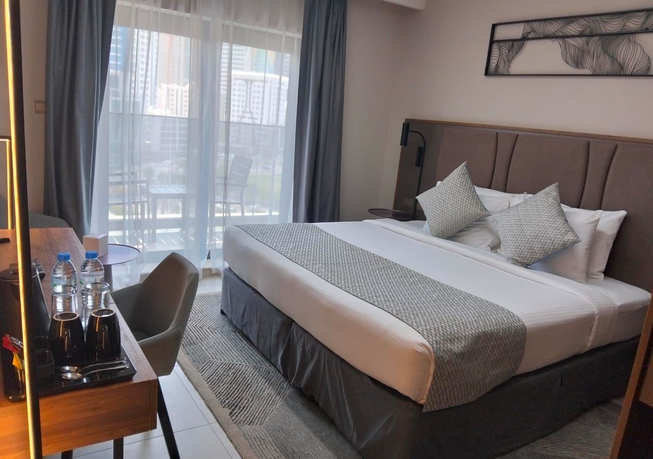 rooms-standard-city-view-deluxe-king-or-twin-bedroom