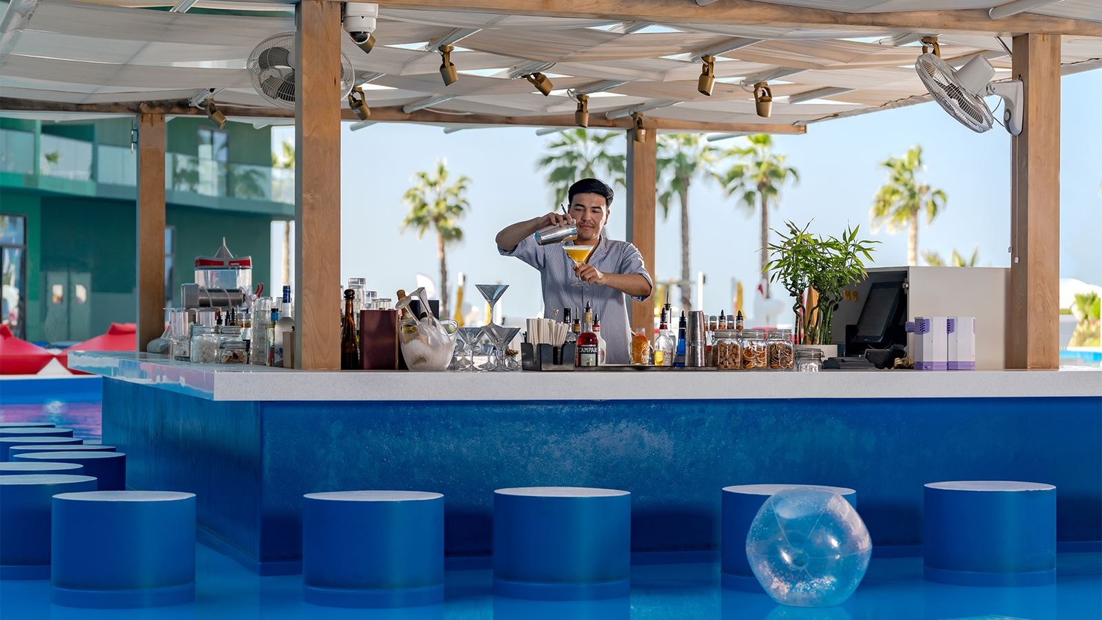 bars-lagoon-pool-bar