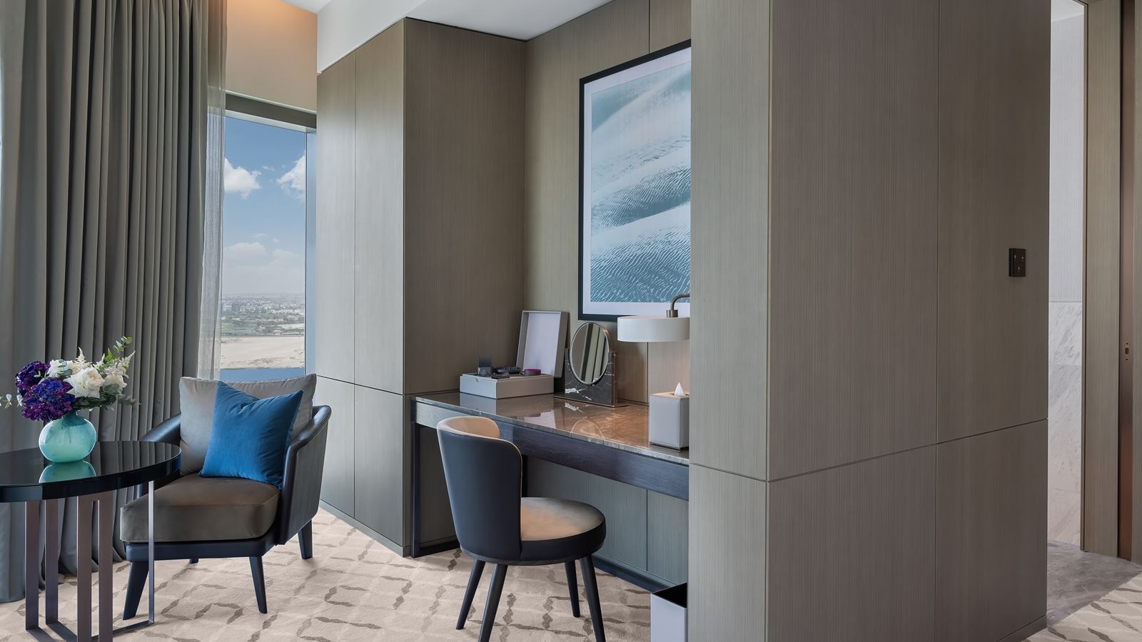 rooms-skyline-suite-creek-view