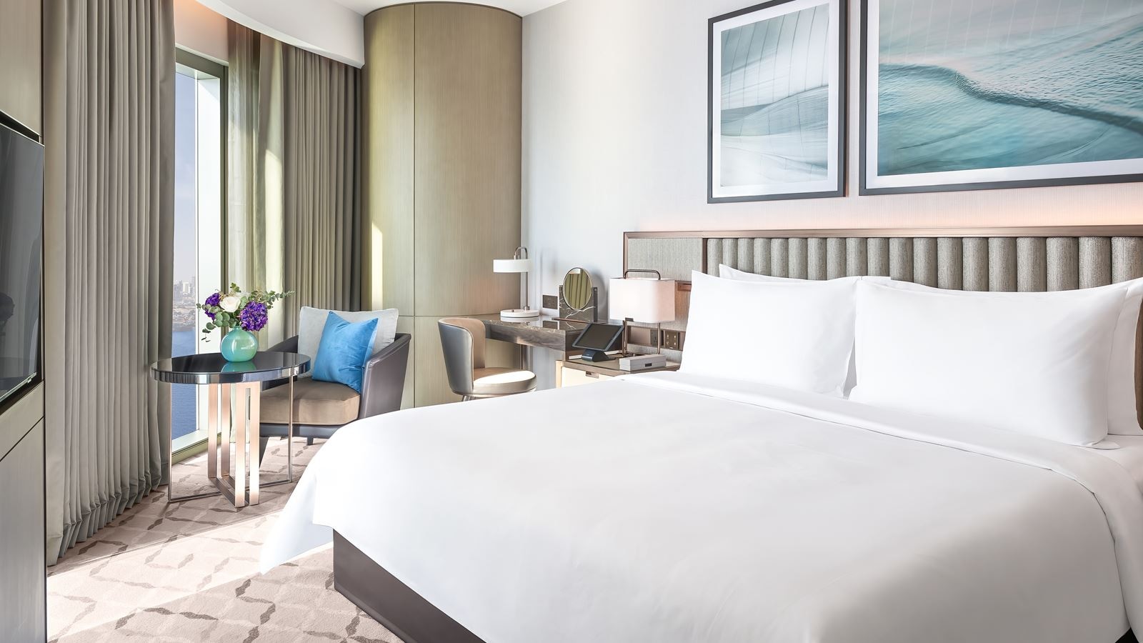 rooms-deluxe-room-creek-view-king